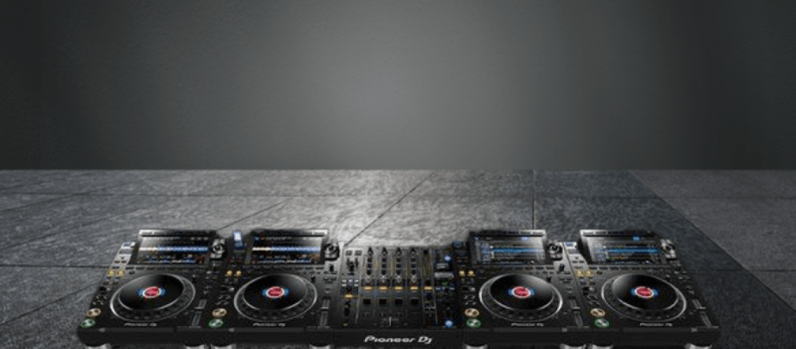 black-tiles-designify